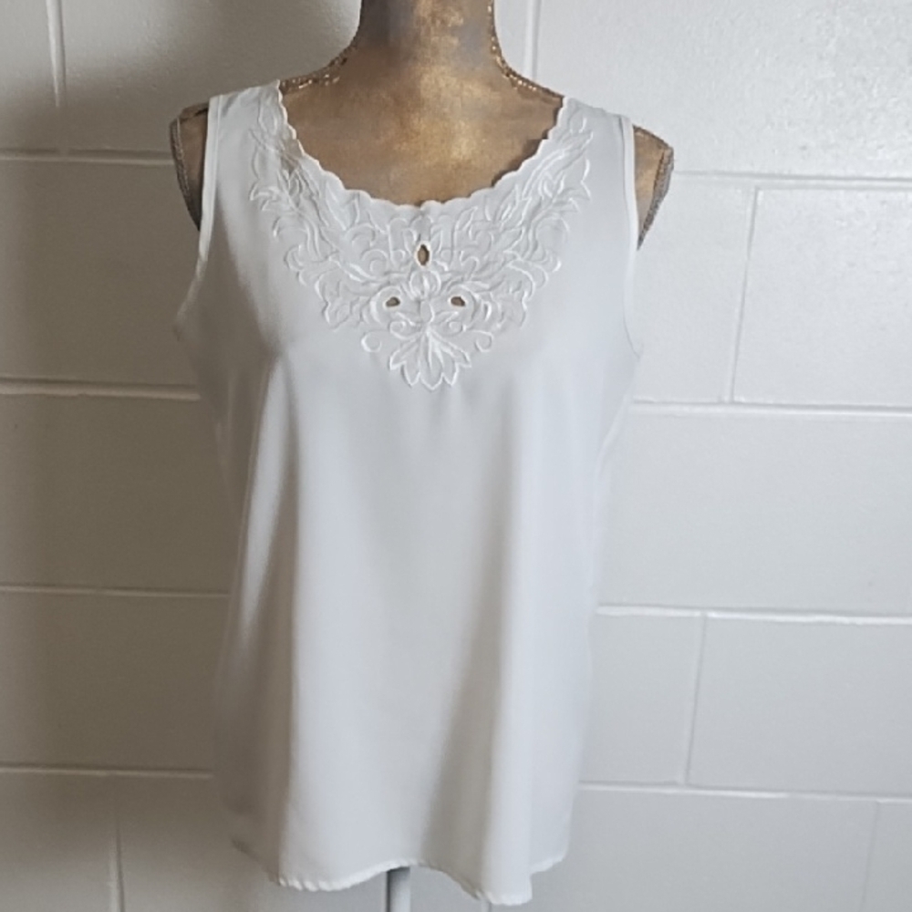 Elegant White Embroidered Tank Top Shell